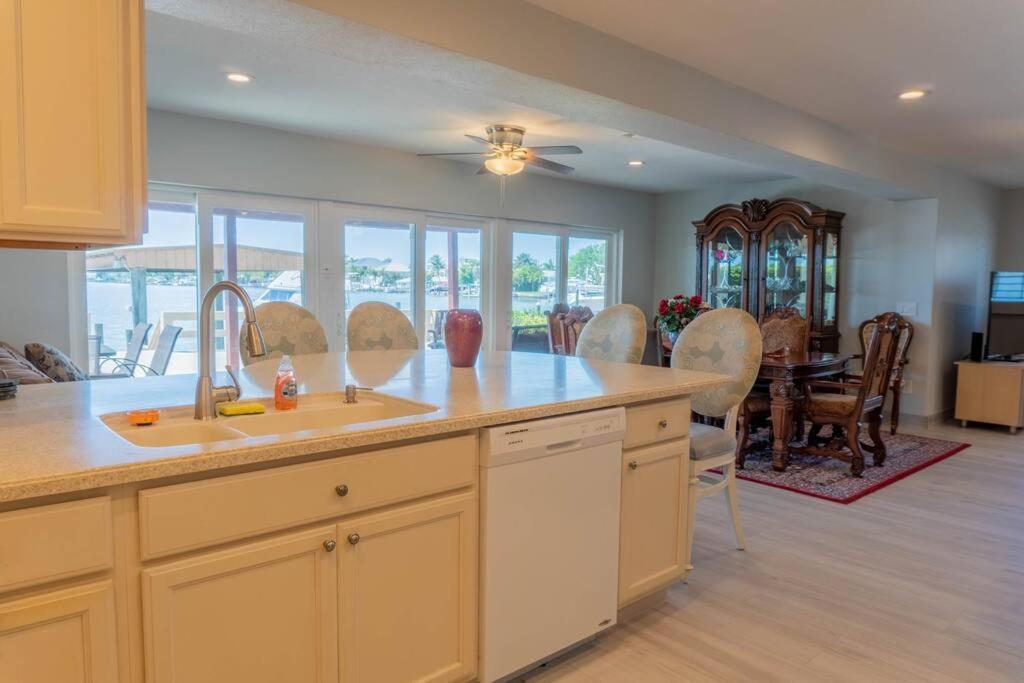Amazing Water Front View Home Newly Renovated 3Bd 2Bth Clearwater Beach Eksteriør bilde